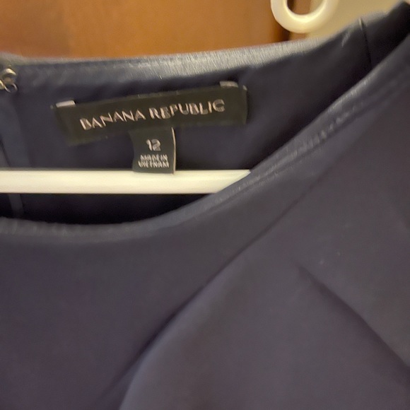 Banana Republic Navy Dress, size 12, ruffle front! - Picture 3 of 8